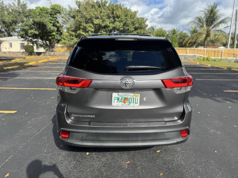 2018 Toyota Highlander LE