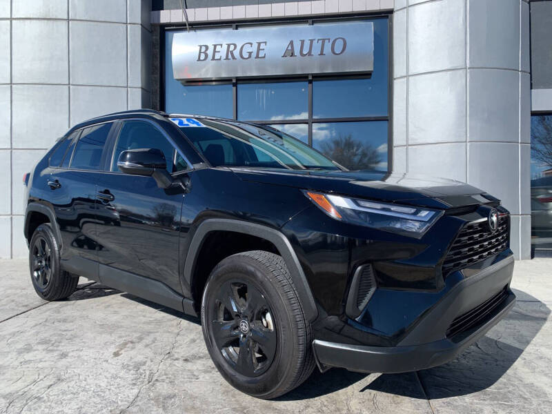 2024 Toyota RAV4 XLE's photo