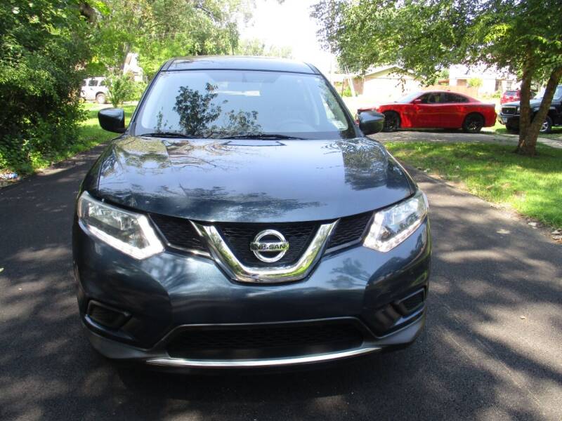 2016 Nissan Rogue for sale at Triangle Auto Sales in Elgin IL