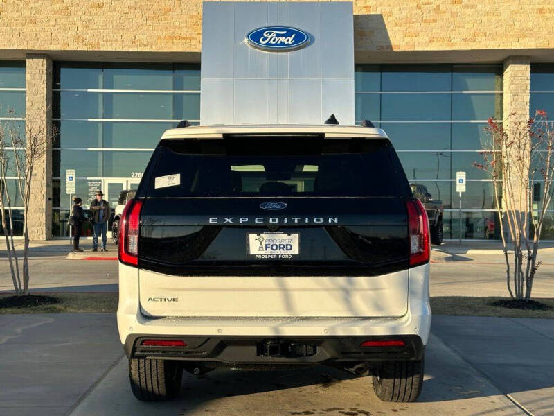 2025 Ford Expedition Active