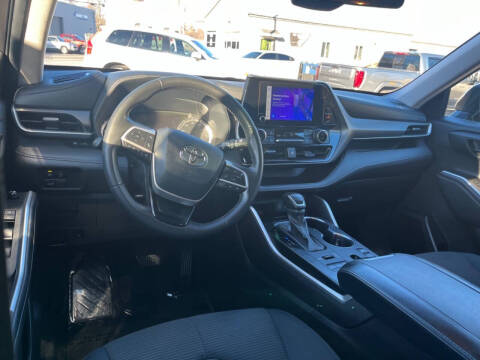 2023 Toyota Highlander LE