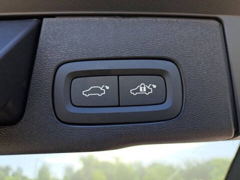 2026 Volvo XC60 B5 Core