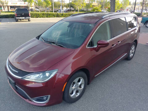 2017 Chrysler Pacifica Touring-L Plus