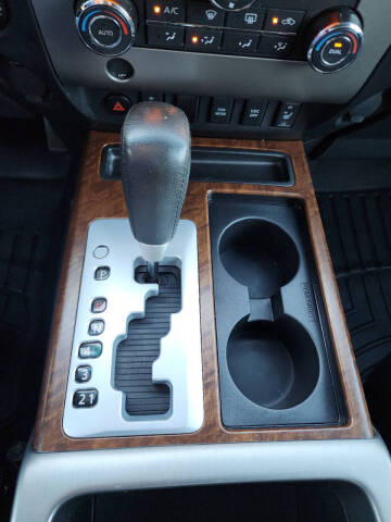 2011 Nissan Titan SL