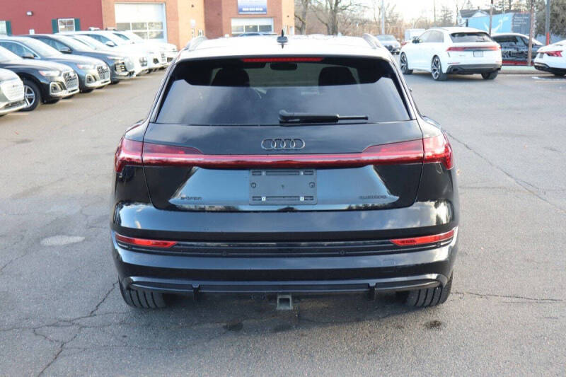 2022 Audi e-tron quattro Chronos