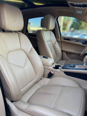 2016 Porsche Macan S