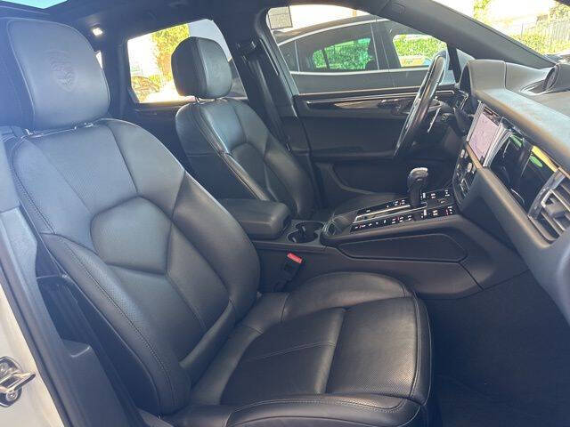 2022 Porsche Macan