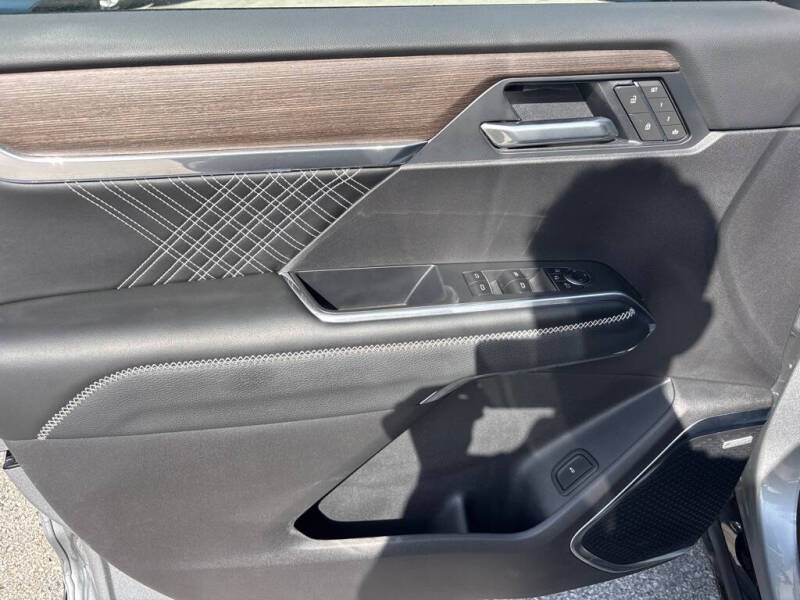 2025 GMC Acadia Denali