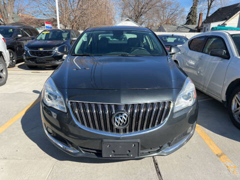 2015 Buick Regal for sale at Julian Auto Sales in Warren MI