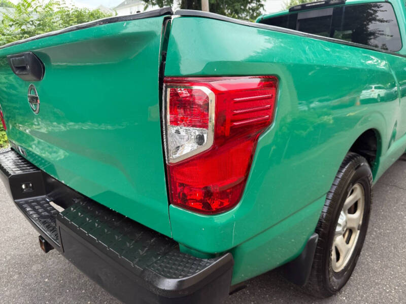 2017 Nissan Titan SV