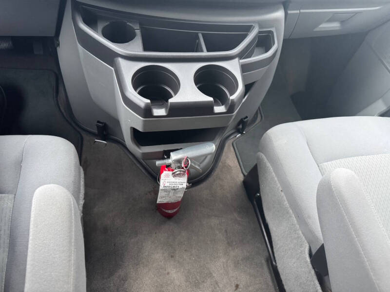 2012 Ford E-Series E-350 SD XLT