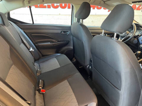 2023 Nissan Versa SV