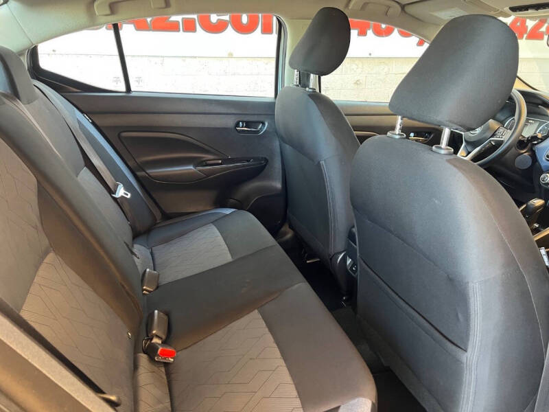 2023 Nissan Versa SV