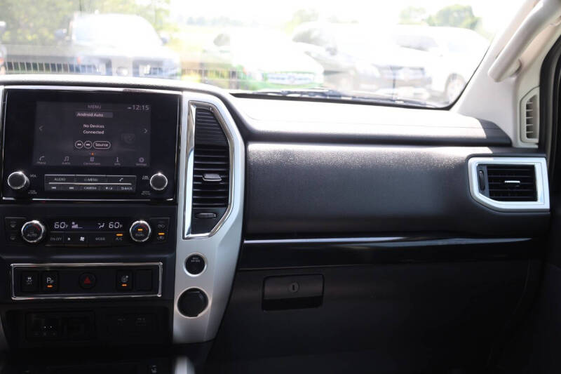 2024 Nissan Titan SV