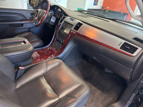 2011 Cadillac Escalade Luxury