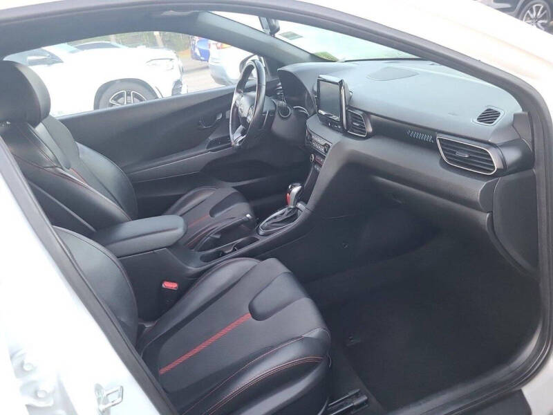 2020 Hyundai Veloster