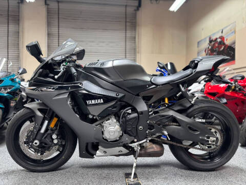 2016 Yamaha YZF-R1