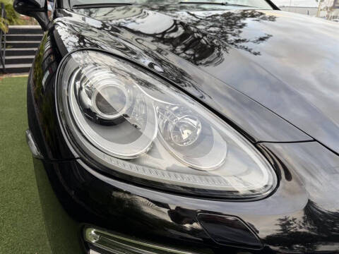 2014 Porsche Cayenne Platinum