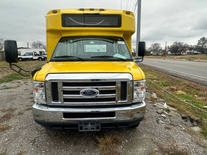 2017 Ford E-Series E-450 SD