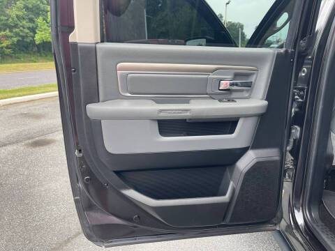 2016 RAM 1500 SLT