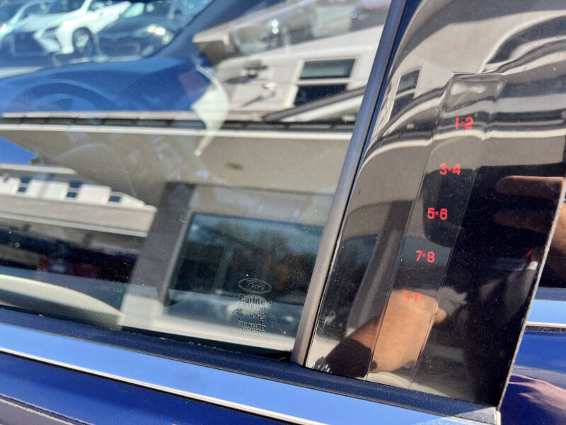 2011 Ford Taurus SEL