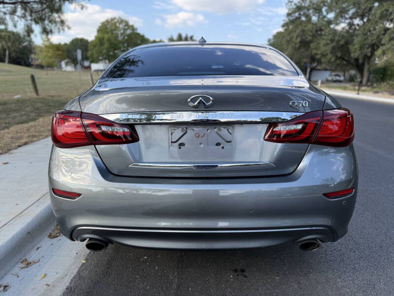2015 Infiniti Q70 3.7