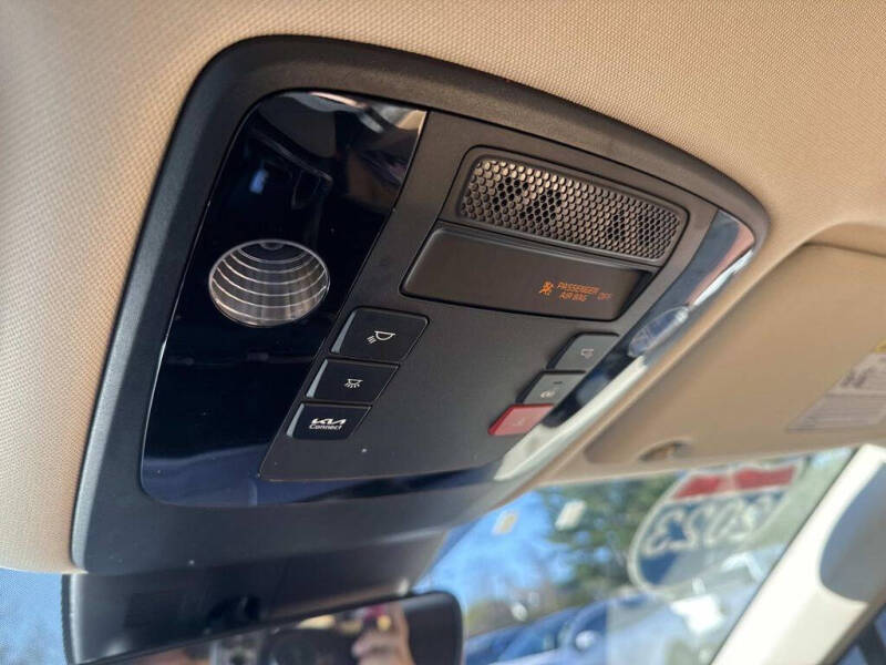 2023 Kia Carnival EX