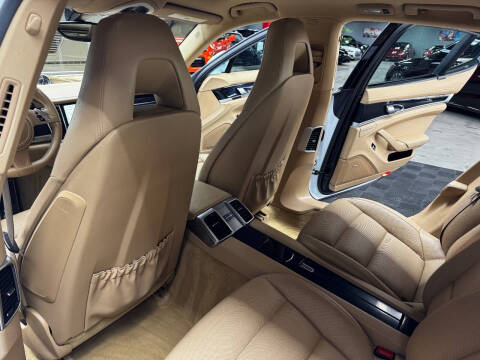 2015 Porsche Panamera 4