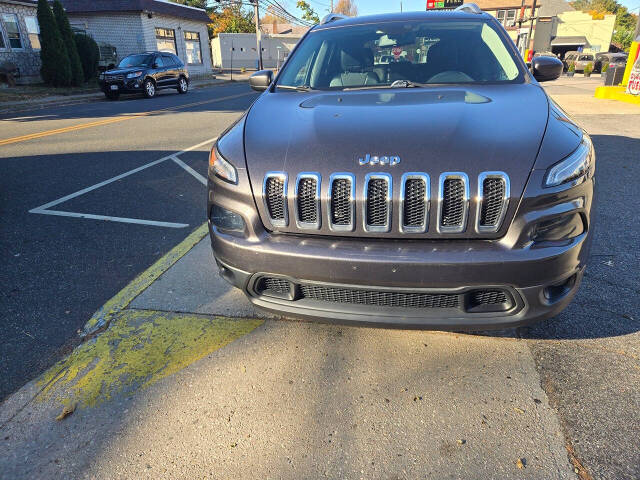 2018 Jeep Cherokee for sale at R & R Service Center in Great Neck, NY