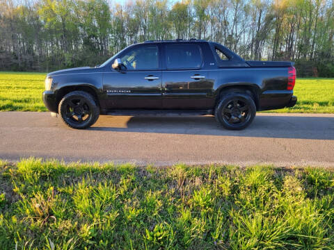 2008 Chevrolet Avalanche for sale at Tennessee Valley Wholesale Autos LLC in Huntsville AL