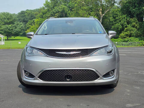 2017 Chrysler Pacifica Touring-L Plus