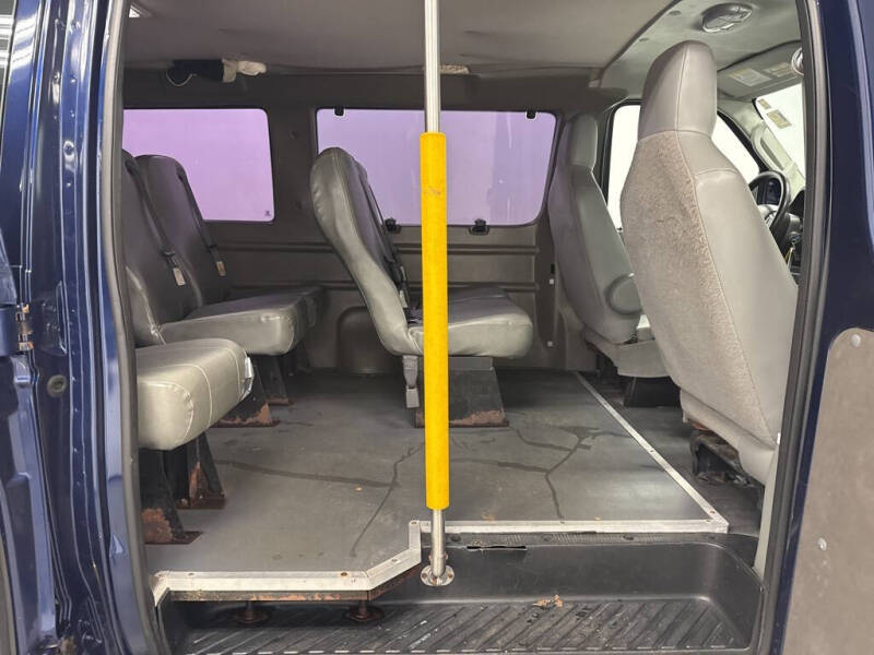 2013 Ford E-Series E-350 SD