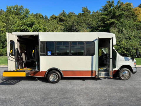 2013 Ford E-Series E-450 SD