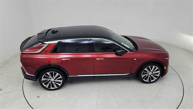 2025 Cadillac LYRIQ Luxury 3