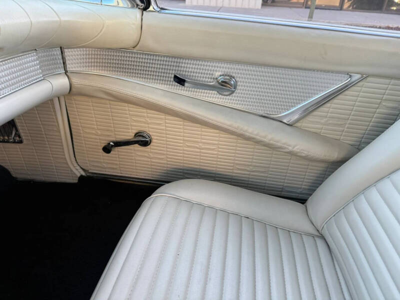 1957 Ford Thunderbird