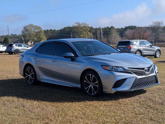 2020 Toyota Camry SE