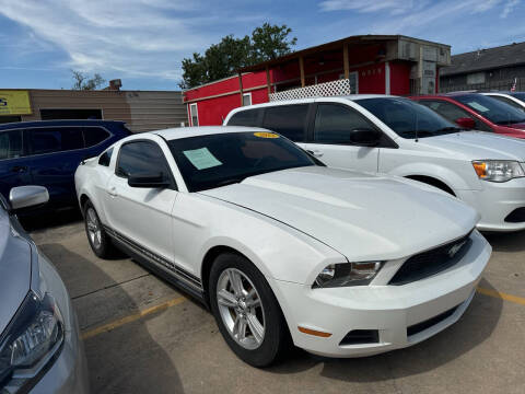 2012 Ford Mustang for sale at JORGE'S MECHANIC SHOP & AUTO SALES in Houston TX