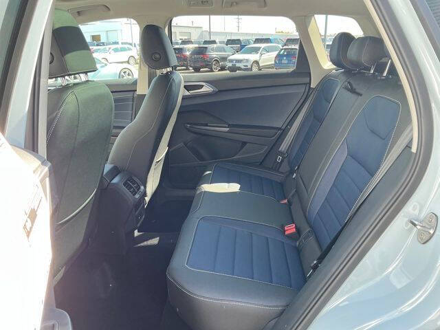 2025 Volkswagen Taos SEL 4Motion