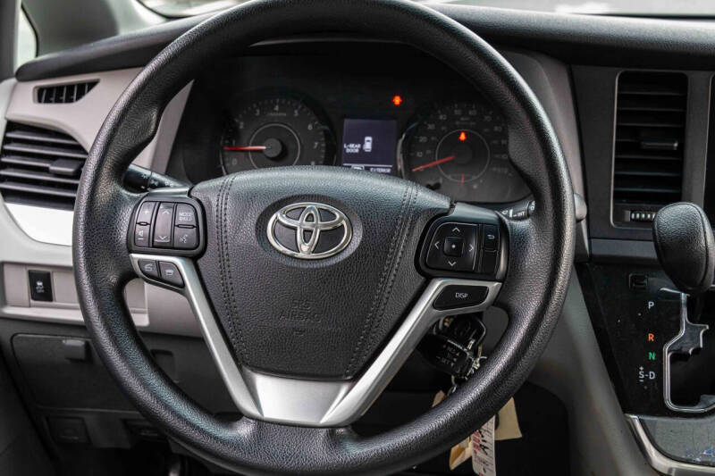 2017 Toyota Sienna L 7-Passenger