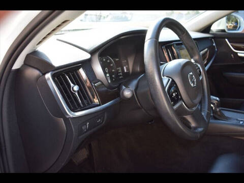 2017 Volvo S90 T5 Momentum