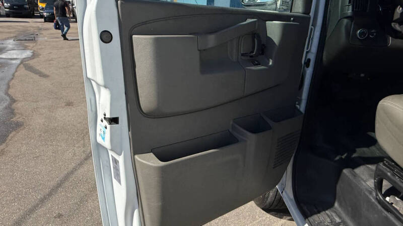 2023 GMC Savana 2500