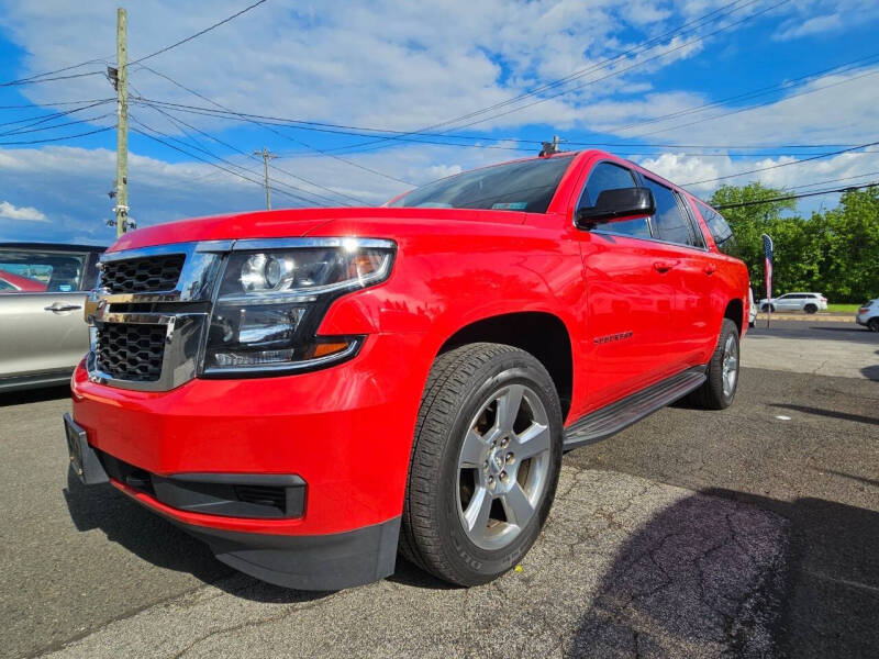 2020 Chevrolet Suburban 4WD 1500 LT's photo
