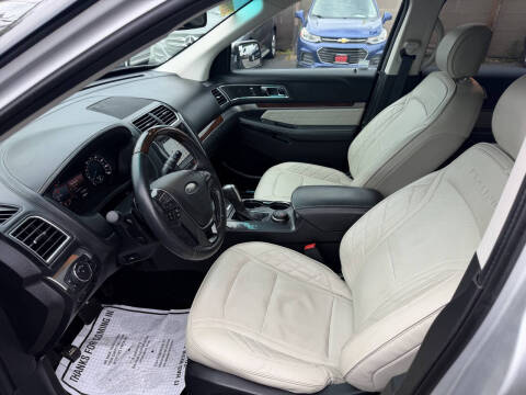 2017 Ford Explorer Platinum