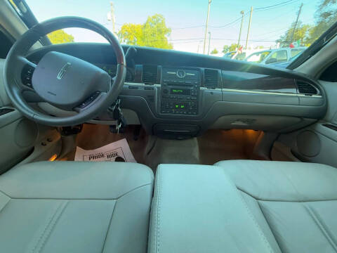 2007 Lincoln Town Car Signature Limited