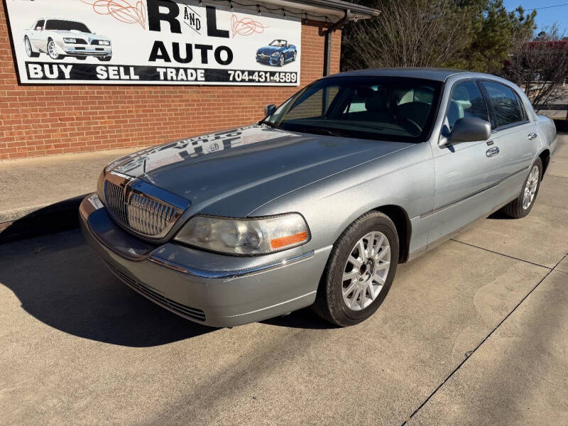 2006 Lincoln Town Car Signature