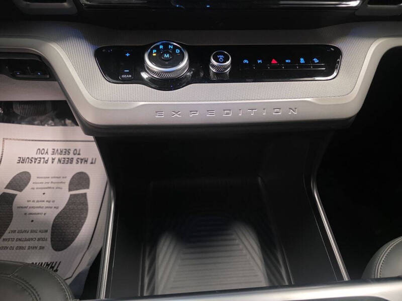 2026 Ford Expedition MAX Active