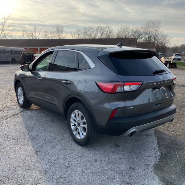 2022 Ford Escape SE