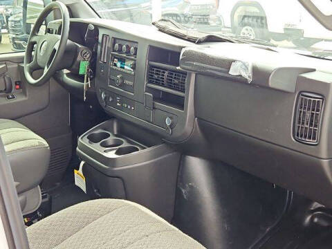 2024 GMC Savana 2500