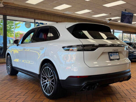 2023 Porsche Cayenne