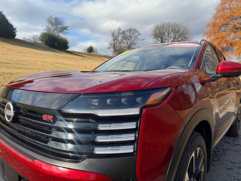 2025 Nissan Kicks SR